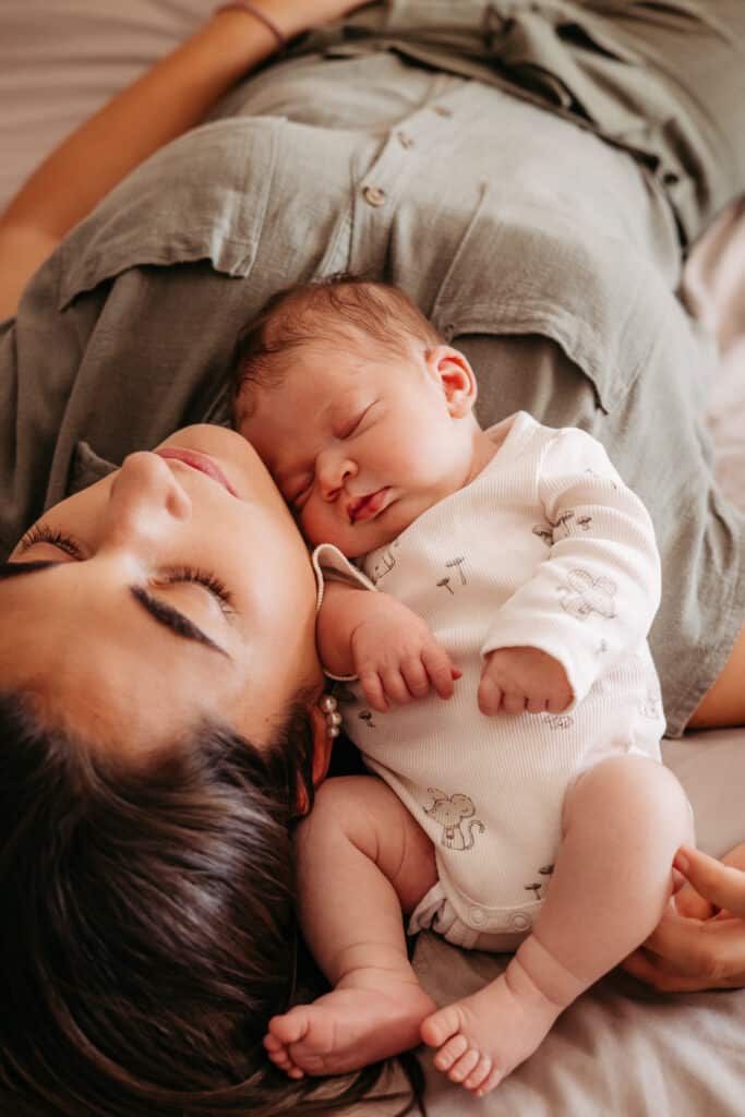 Neugebornenshooting, Homestory, Kuschelzeit, Babybilder, Babyfotografin, Newbornfotografie,